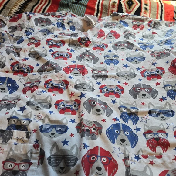 Ua scrub top size s with dogs - Picture 6 of 8